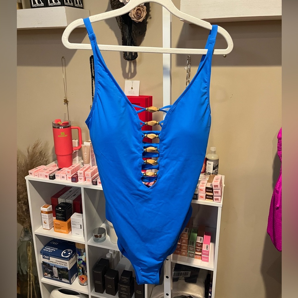 NWT Bleu Rod Beattie Paradise Found Lace Down One Piece Swimsuit - Picture 6 of 9